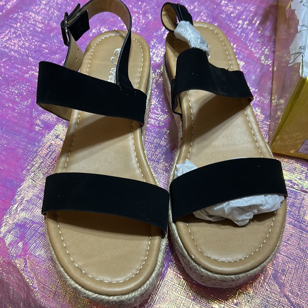 Forever sandals new in box black